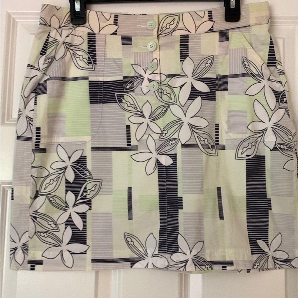 Tommy Bahama Woman’s Skort size 8